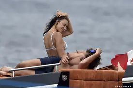 Bradley-Cooper-Irina-Shayk-Kissing-Italy.webp