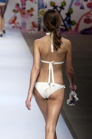 Cacharel_Spring_2006_00094.jpg