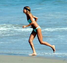 NRichieBikini081206_22.jpg