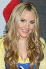 th_celebutopianetAmandaBynes03.jpg