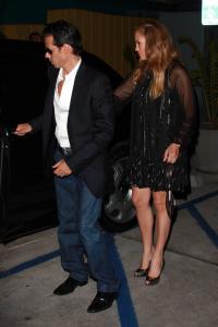 73702_Celebutopia_Jennifer_Lopez_and_Marc_Anthony_out_and_about_in_Hollywood_11_122_1047lo.jpg