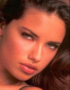 Adriana_Lima_2.jpg