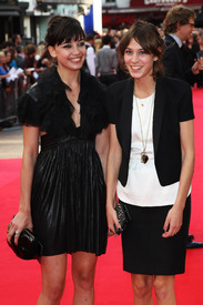 001_Celebutopia-Daisy_Lowe_and_Alexa_Chung-The_Dark_Knight_UK_premiere_in_London-02.jpg