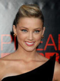 th_x90893_Amber_Heard_22.jpg