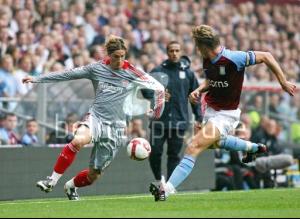 Liverpool_vs._Aston_Villa__31.08.2008_6.jpg