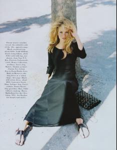 kate_Harper__s_Bazaar_96__Summer_of_love___lindbergh_claire9.jpg
