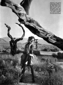 milla_Vogue_IT___an_imaginary_land___lindbergh_claire6.jpg
