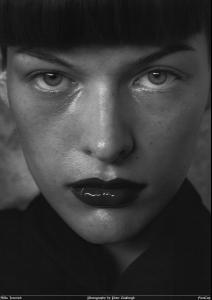 milla_Vogue_IT_Mar98_lindbergh_claire.jpg