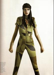 mina_bon_12_If_you_worked_here..._what_would_you_wear_by_barnaby_roper_tfs__unipine6.jpg