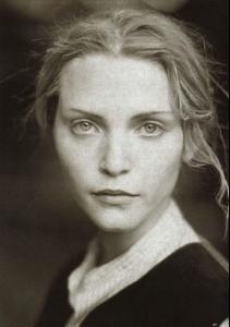 nadja_auermann___Octobre_1993Vogue_UK___Tinker_Tailoring___roversi_claire2.jpg