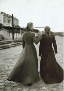 nadja_auermann___Octobre_1993Vogue_UK___Tinker_Tailoring___roversi_claire4.jpg