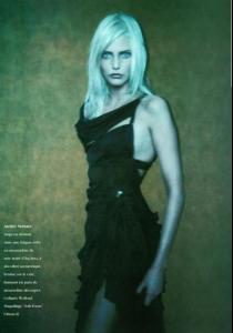 nadja_Vogue_FR_Mars_1994__Femmes_Oiseaux___roversi_claire2.jpg