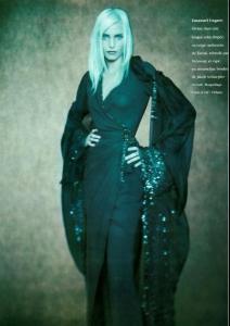 nadja_Vogue_FR_Mars_1994__Femmes_Oiseaux___roversi_claire3.jpg