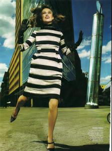 Keira_Vogue_US_Sep08_by_MarioTestino_LJ__assainova90.jpg