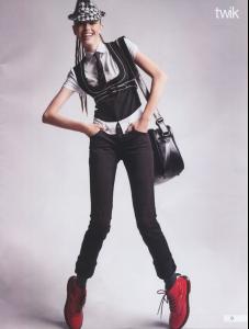 taryn_Simmons_catalog_tfs__hfgl3.jpg