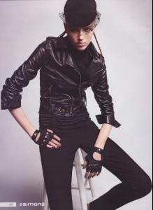 taryn_Simmons_catalog_tfs__hfgl5.jpg