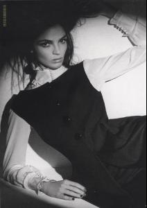 maria_showcard_ss09_LJ__runwaym3.jpg