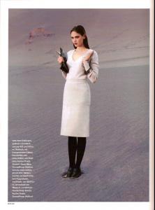 sara_Elle_Germany_January_2008_klassik_und_hightech_byphillipvonhessen_tfs__helligirl3.jpg