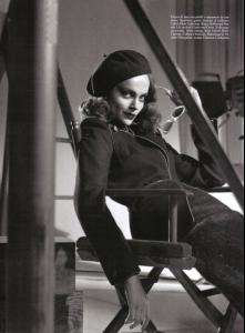 Vika_Vogue_IT_sep_08_stardust_byStevenMeisel_tfs__diciassette90.jpg