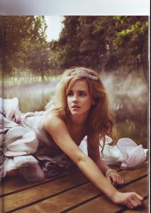 emma_vogue_it_sep08_bymarkseliger9.JPG