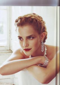 emma_vogue_it_sep08_bymarkseliger92.JPG