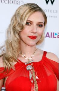 scarlett_johansson_vicky_cristina_barcelona_premiere_004.jpg