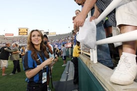 Preppie_-_Alyssa_Milano_at_the_World_Football_Challenge_soccer_match_between_Chelsea_and_Inter_Milan_at_the_Rose_Bowl_-_July_21_2009_230.jpg