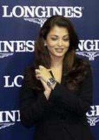th_Celebutopia-Aishwarya_Rai_Bachchan_during_the_launch_of_the_Conquest_Ceramic_series_watches_in_Hyderabad-02.jpg