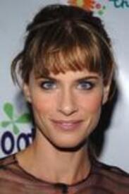 th_Amanda_Peet_Celebrity_City_Various_Events_11034.JPG