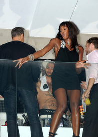 Dancing_the_night_away_at_the_VIP_room_in_St._Tropez_16.jpg