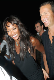 Dancing_the_night_away_at_the_VIP_room_in_St._Tropez_21.jpg