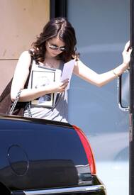 QHCGEYV0S8_Emma_Roberts007.jpg