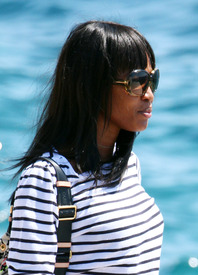 NaomiCampbellattheEdenRocHotelinAntibes20.5.2010_05.jpg