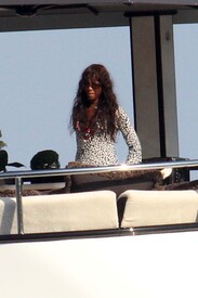 NaomiCampbellaboardayachtinPortoCervoSardinia10.8.2010_17.jpg
