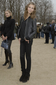 Fall_2007_Models_EBNAEw6_LJLLx_1.jpg