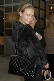 Fall_2007_Models_l_WSPj7_JXBi_Kx_1.jpg