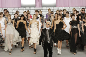 Chanel_Spring_2006_--_I6_K5_A7_EZWx_1.jpg