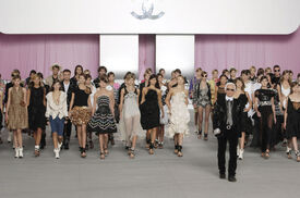 Chanel_Spring_2006_deyx_YDu_V6_DMx_1.jpg