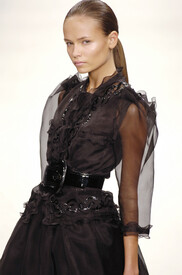 Fendi_Spring_2006_H7uv_BQgav4nx_1.jpg