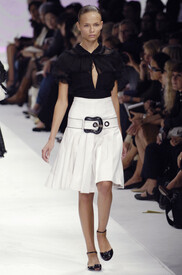 Fendi_Spring_2006_o6x4gq2_Ae3_Px_1.jpg
