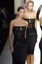 La_Perla_Spring_2006_0_XI7e_za_O9_Cx_1.jpg