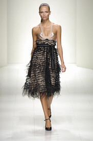 La_Perla_Spring_2006_5yk3_Yjg_ZNu4x_1.jpg
