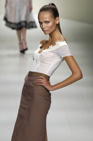 La_Perla_Spring_2006_k_YZe-8zs_W2sx_1.jpg