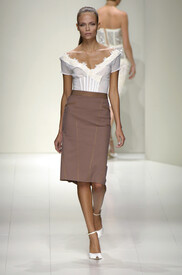 La_Perla_Spring_2006_Rx_Utmo_STtu0x_1.jpg