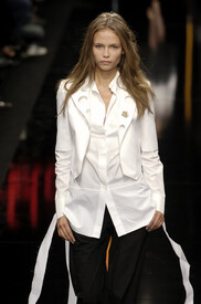 Karl_Lagerfeld_Spring_2006_t_Vhob_L-1nxvx_1.jpg