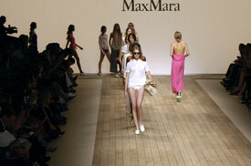 Max_Mara_Spring_2006_M_Zgux4qi_Z8x_1.jpg