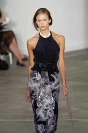 Roland_Mouret_Spring_2006_n_Lf_Rkpqa_Bcx_1.jpg