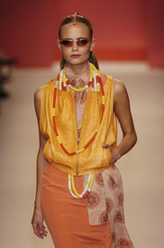 Pollini_Spring_2005_u_y_Zd_JFTt_L7x_1.jpg