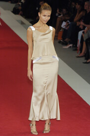 Chanel_Spring_2005_7x_FT7_Rbqu0jx_1.jpg