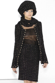 Chanel_Fall_2004_cgt1p_X79_Oq_Rx_1.jpg